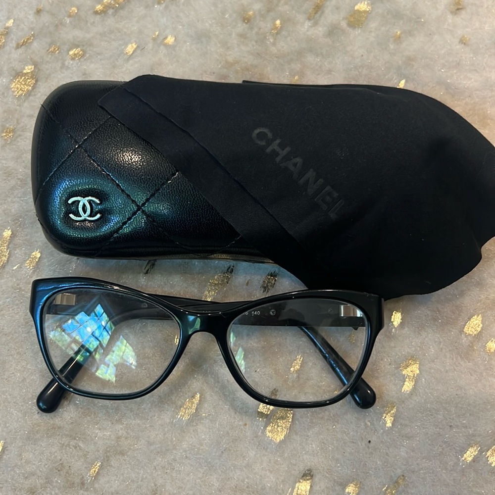 Chanel eyeglasses with cloth and original quilted case
